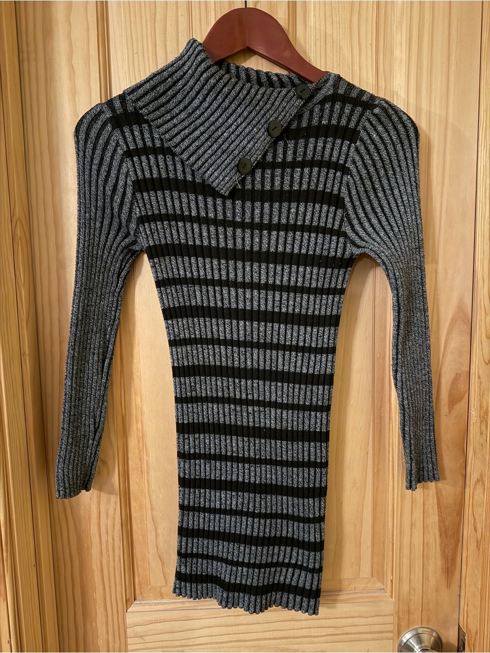 TRUE ROCK Black & Gray Ribbed Knit Sweater